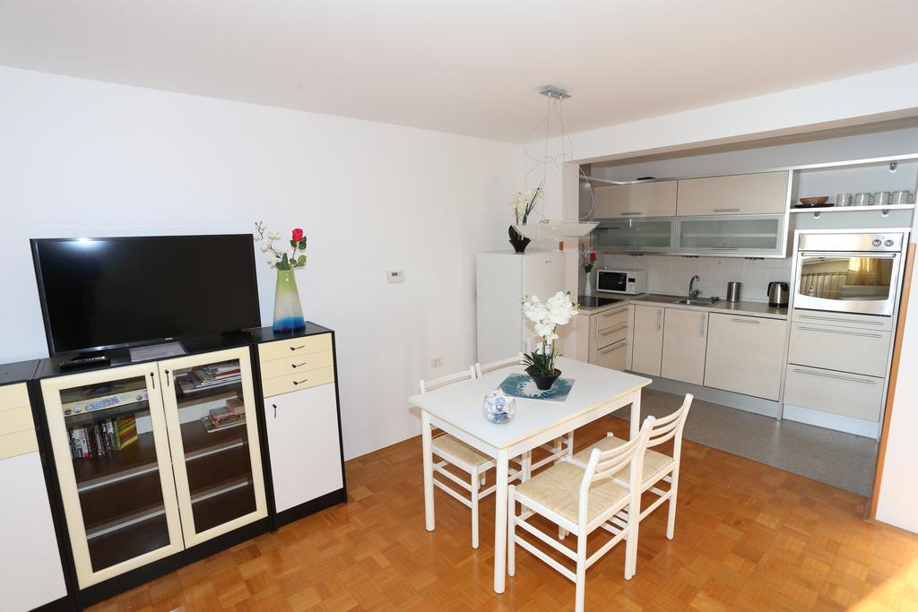 Allure Apartments بيران المظهر الخارجي الصورة