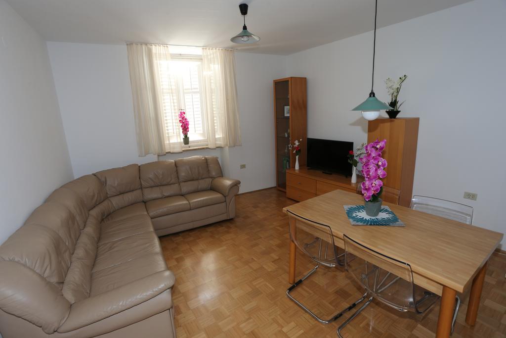 Allure Apartments بيران المظهر الخارجي الصورة